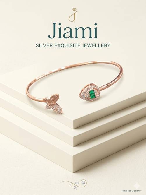 The Mariposa Emerald Halo Cuff